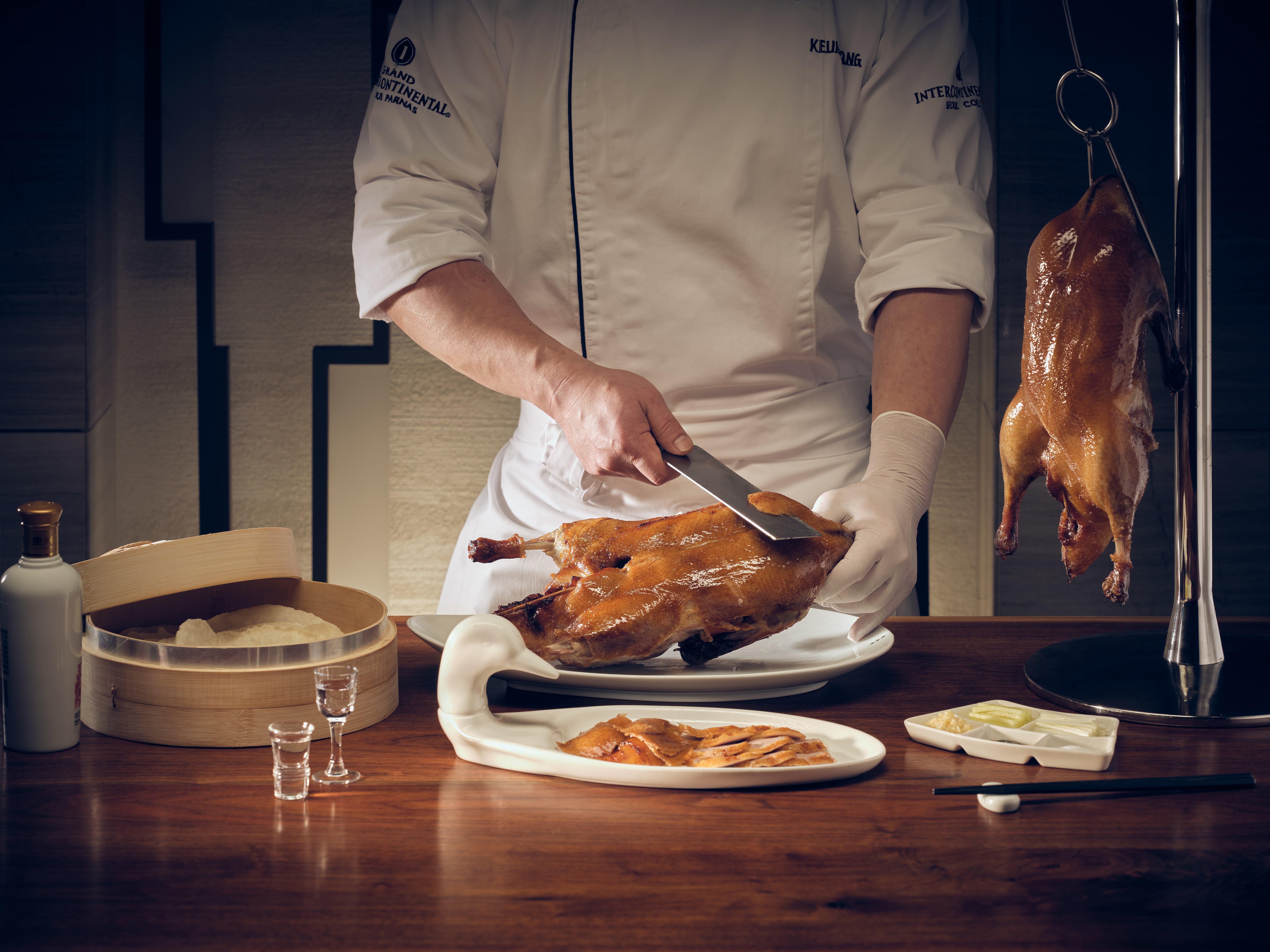 Intercontinental Seoul Coex, An Ihg Hotel Seul Exterior foto Chef preparing Peking duck